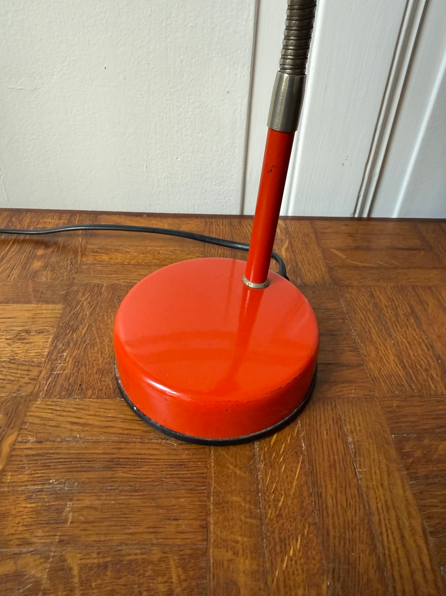 Lampe de bureau rouge – esprit vintage