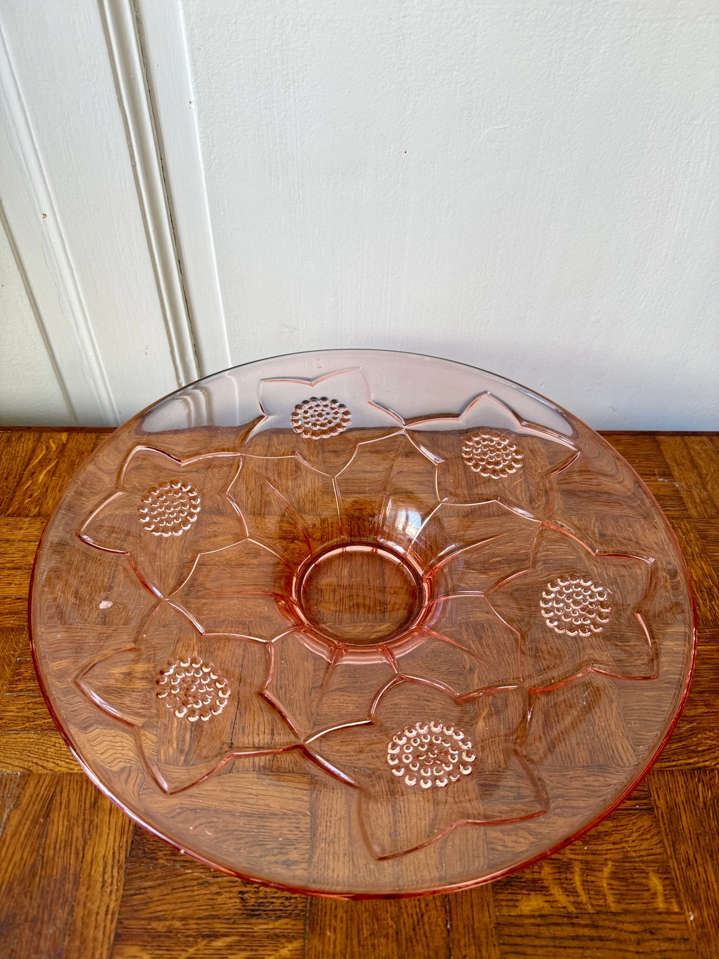 Plat en rosaline - motifs floraux
