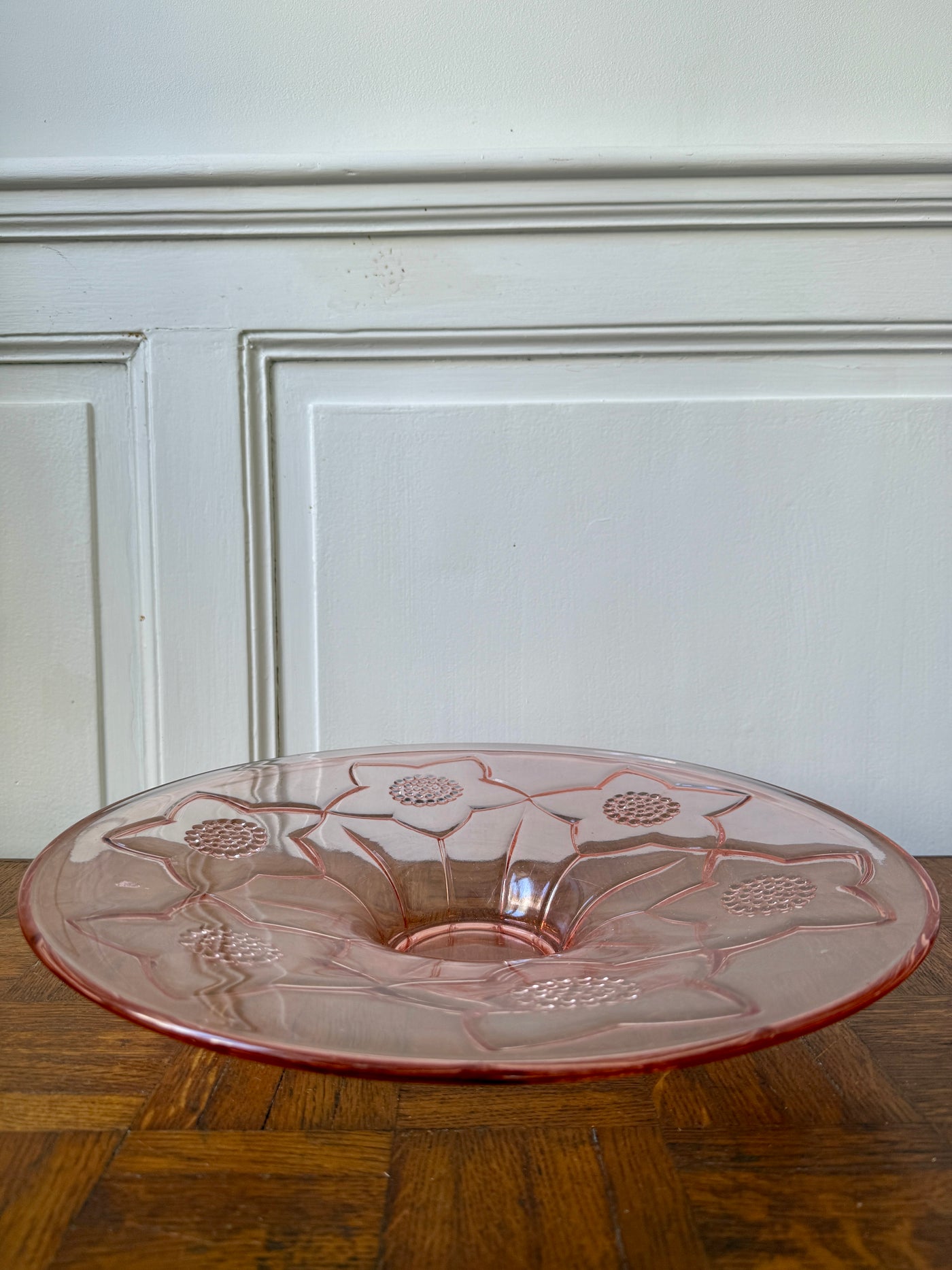 Plat en rosaline - motifs floraux