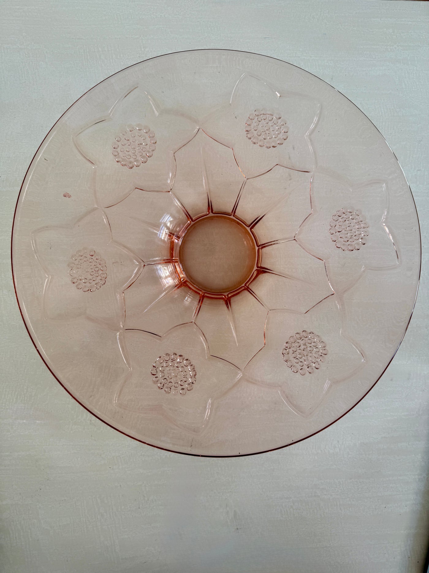 Plat en rosaline - motifs floraux