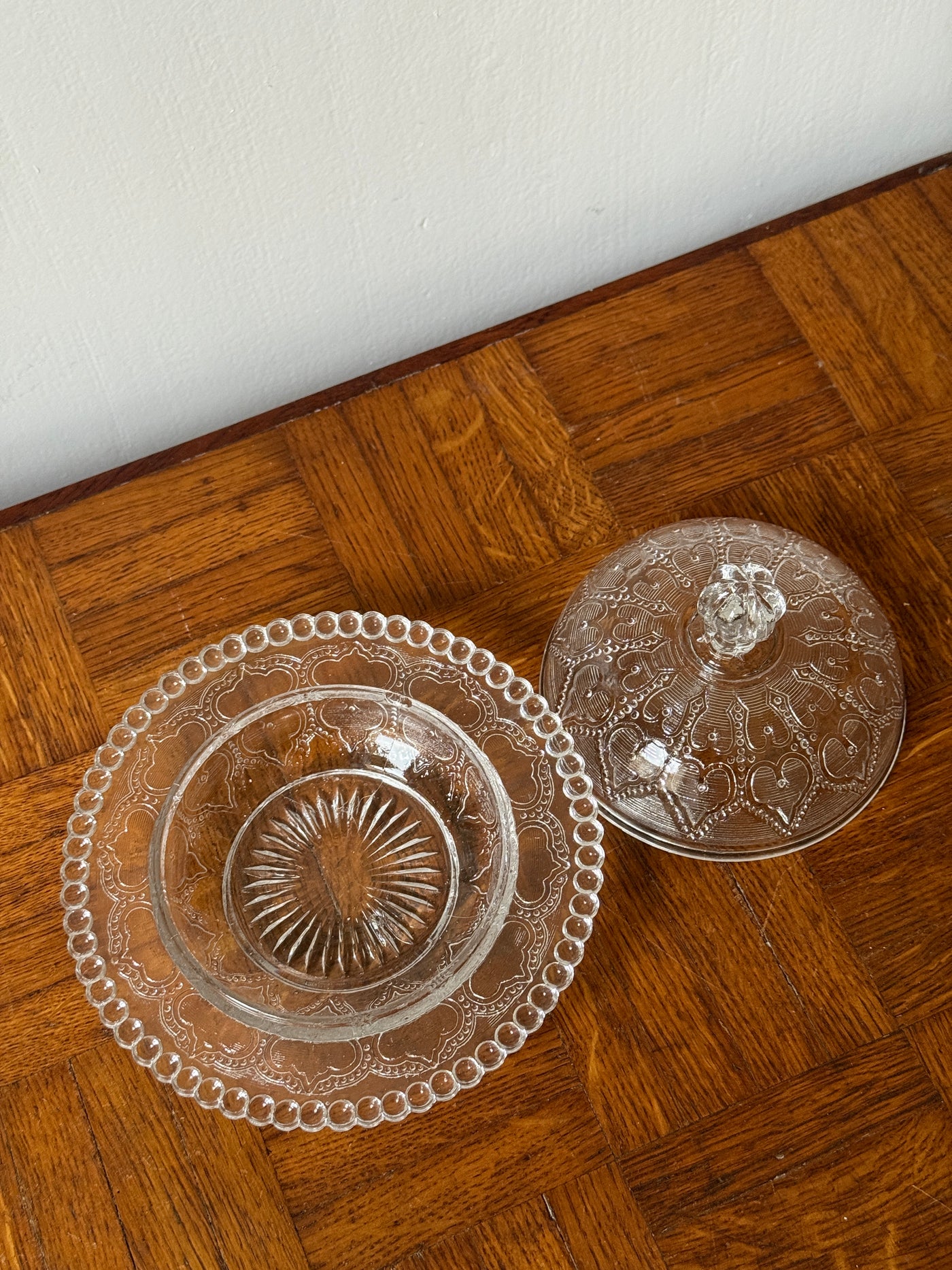 Bonbonnière / sucrier en verre