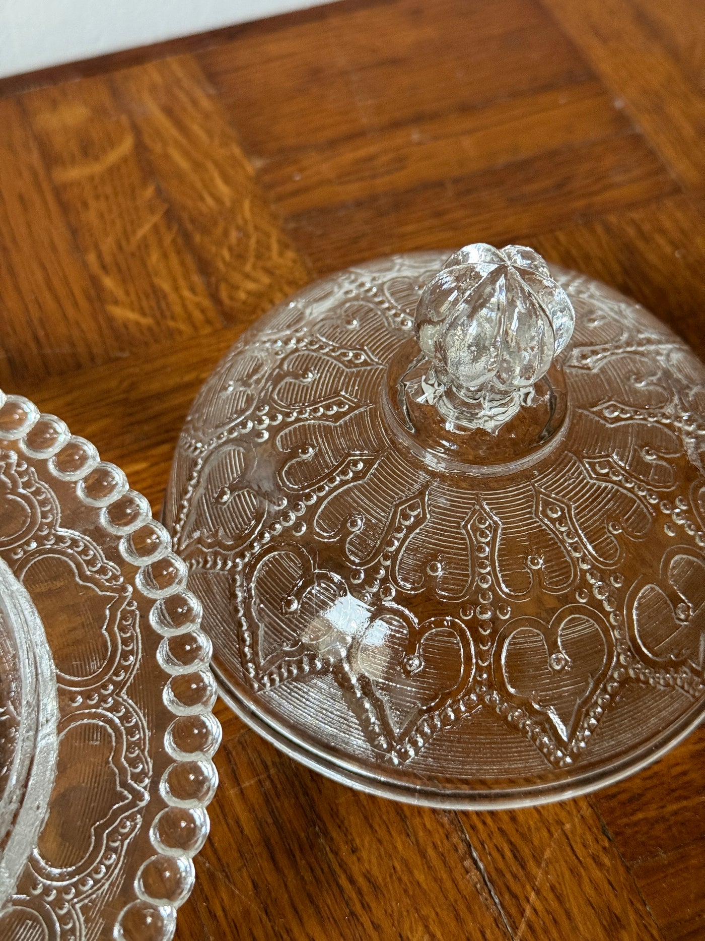 Bonbonnière / sucrier en verre