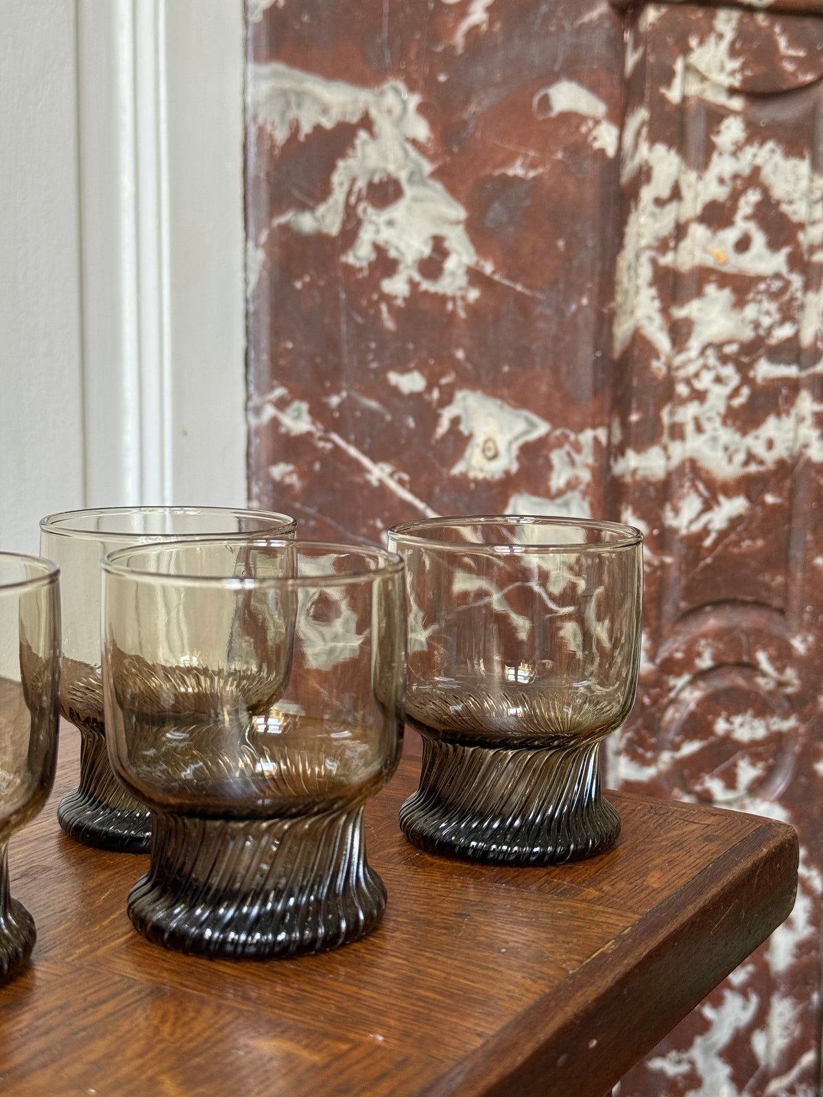 Lot de 5 verres à eau Henkel en verre fumé, années 80