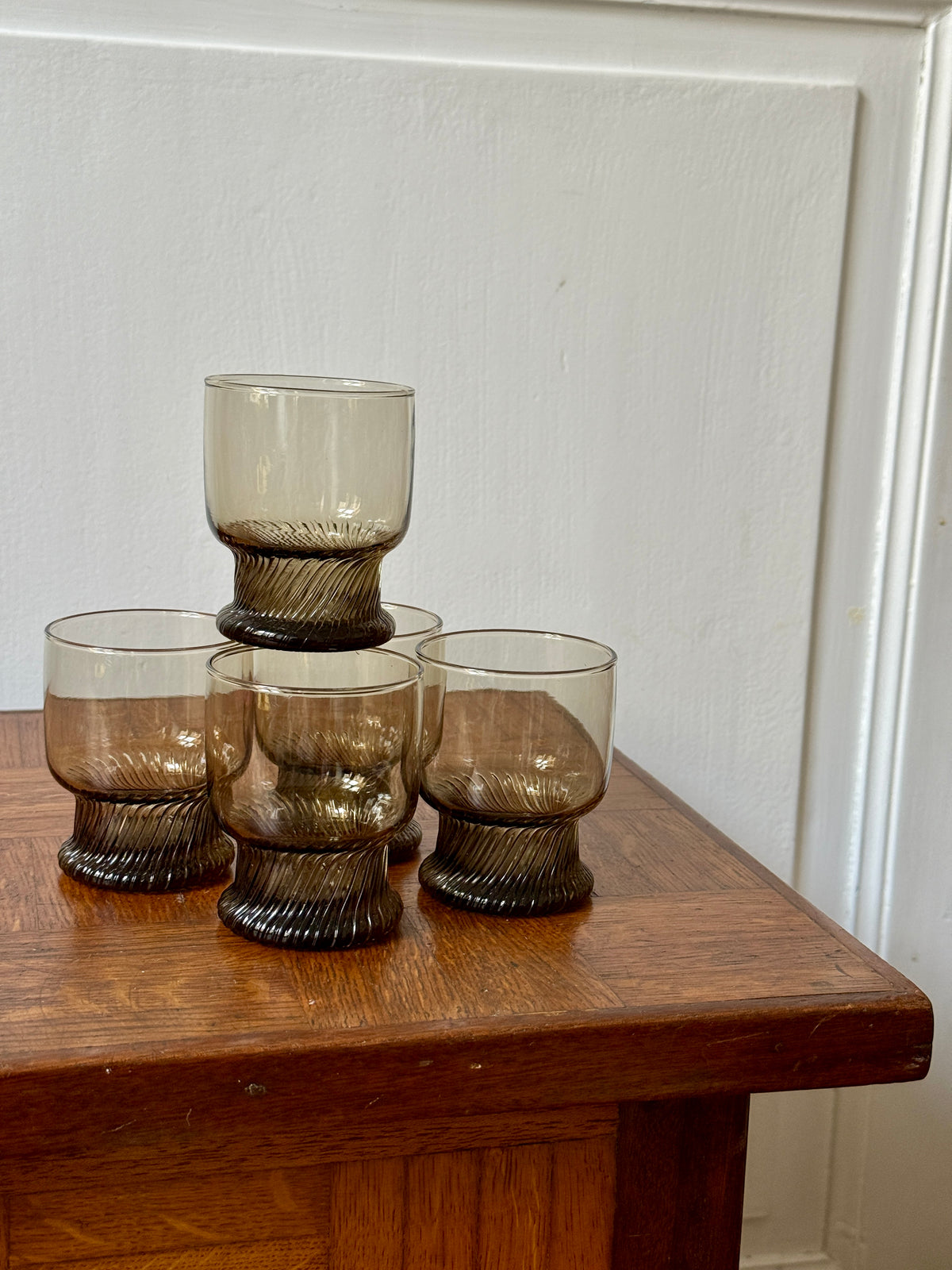 Lot de 5 verres à eau Henkel en verre fumé, années 80