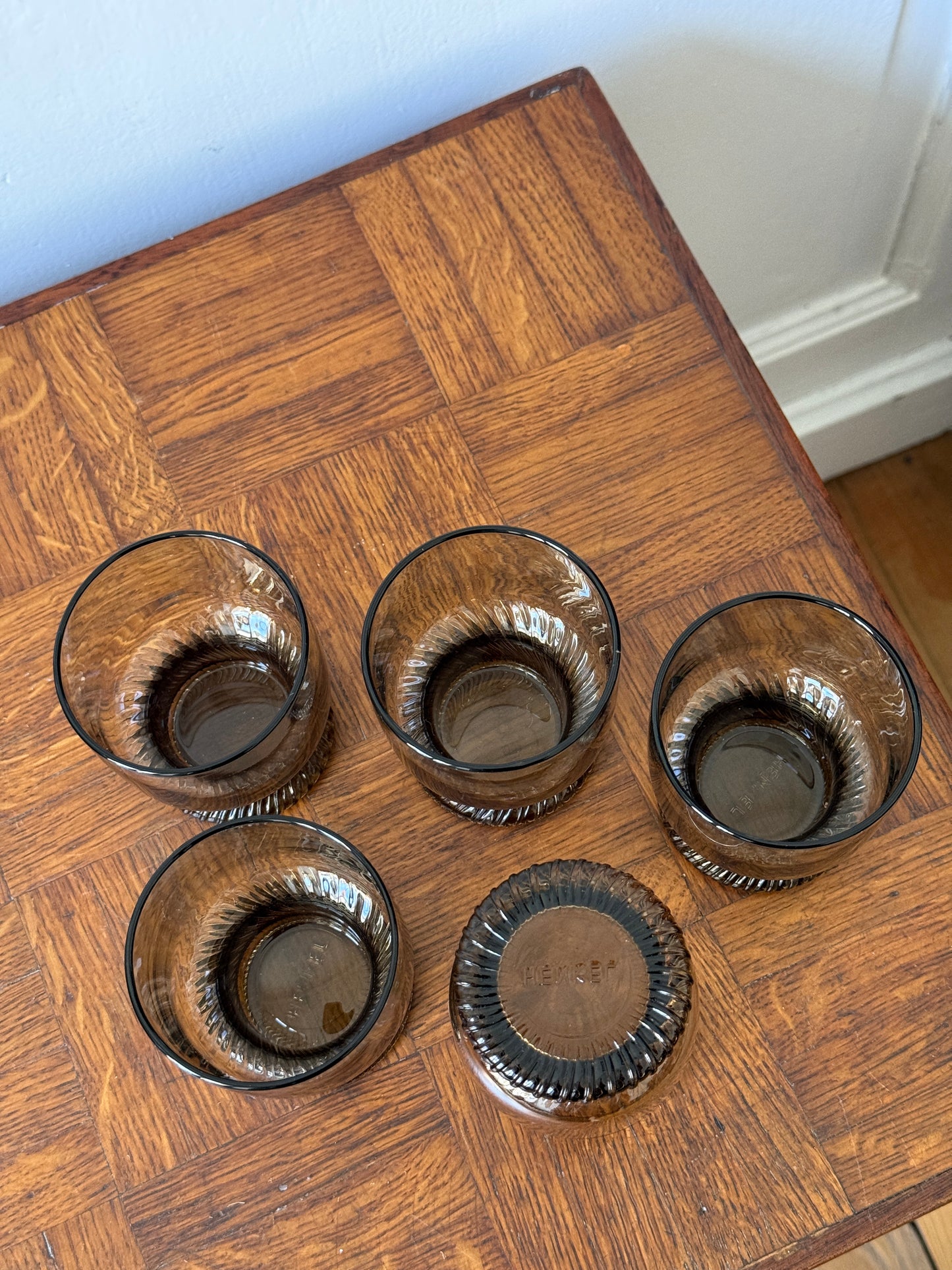 Lot de 5 verres à eau fumés Razzia en verre des années 80, design vintage et transparent avec teint foncé.