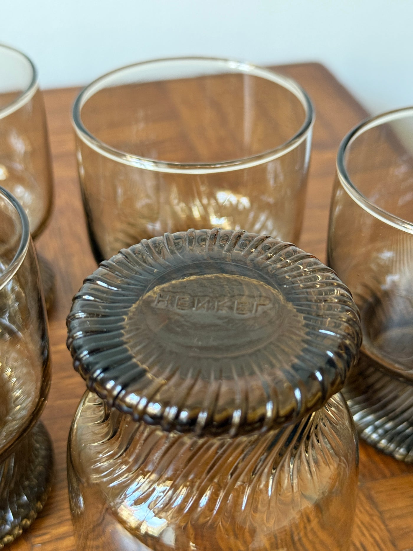 Lot de 5 verres à eau Henkel en verre fumé, années 80