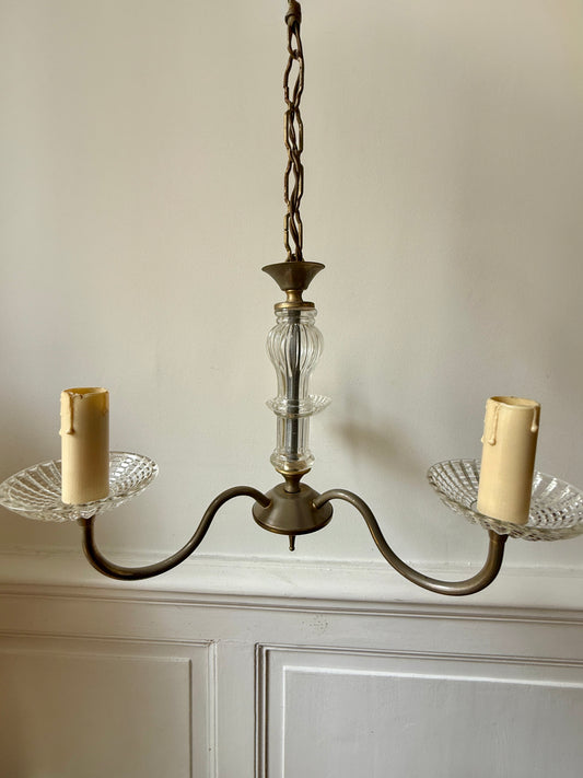 Lustre vintage Razzia à 3 branches en laiton et verre, suspendu avec abat-jour en verre transparent, style rétro élégant.