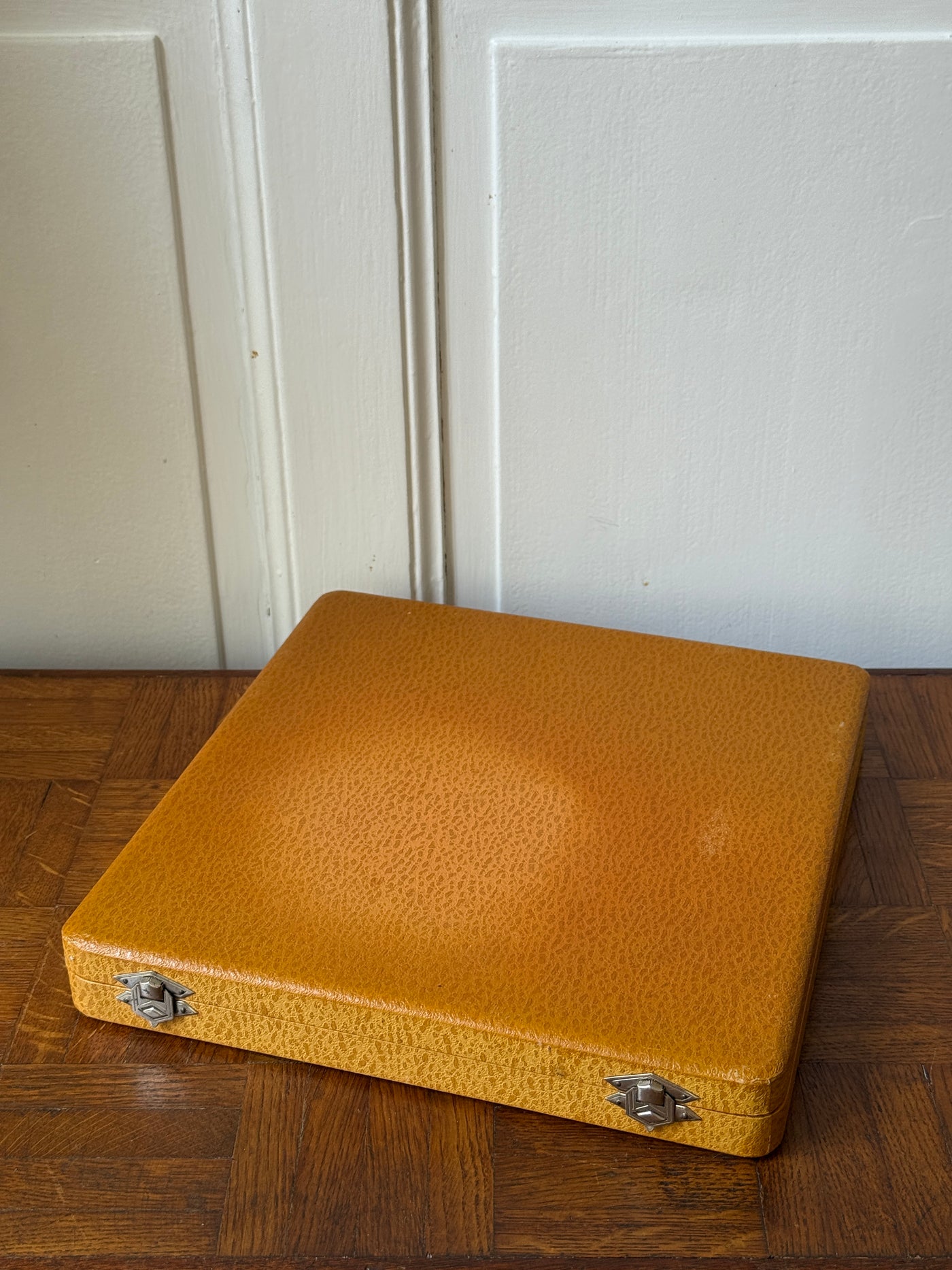 Coffret de 24 couteaux Art Déco – maison P. Prély