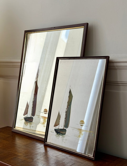 Paire de miroirs vintage Razzia avec décor de voiliers, style bord de mer, ambiance des années 70/80, à suspendre dans une pièce.