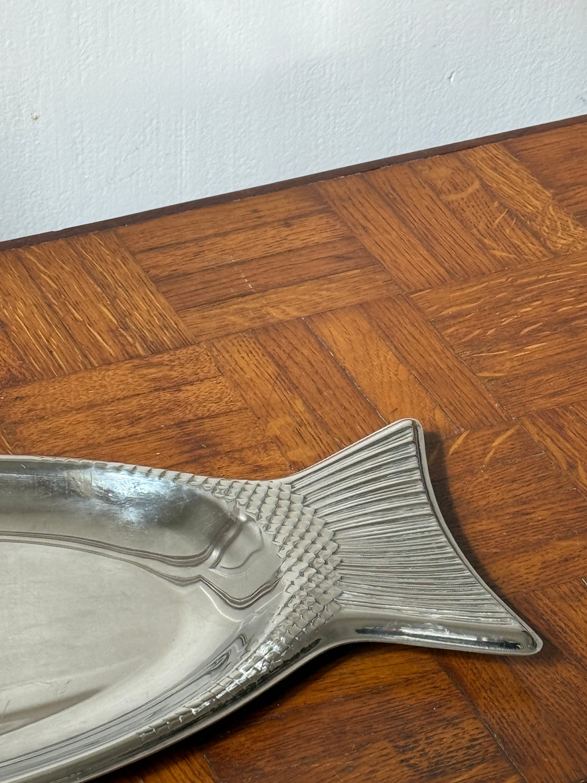 Plat de présentation en métal argenté