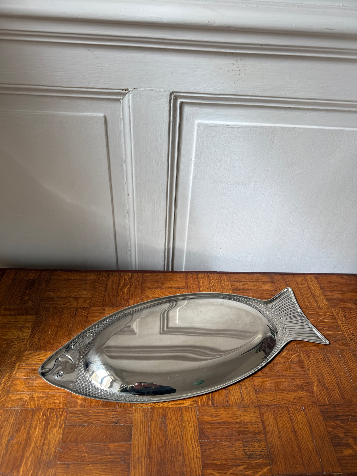 Plat de présentation en métal argenté