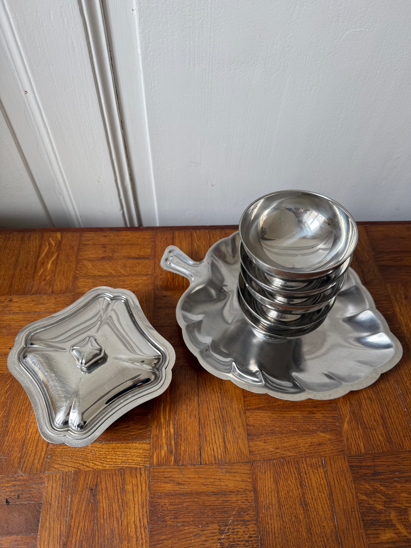 Ensemble pour l'apéritif en inox