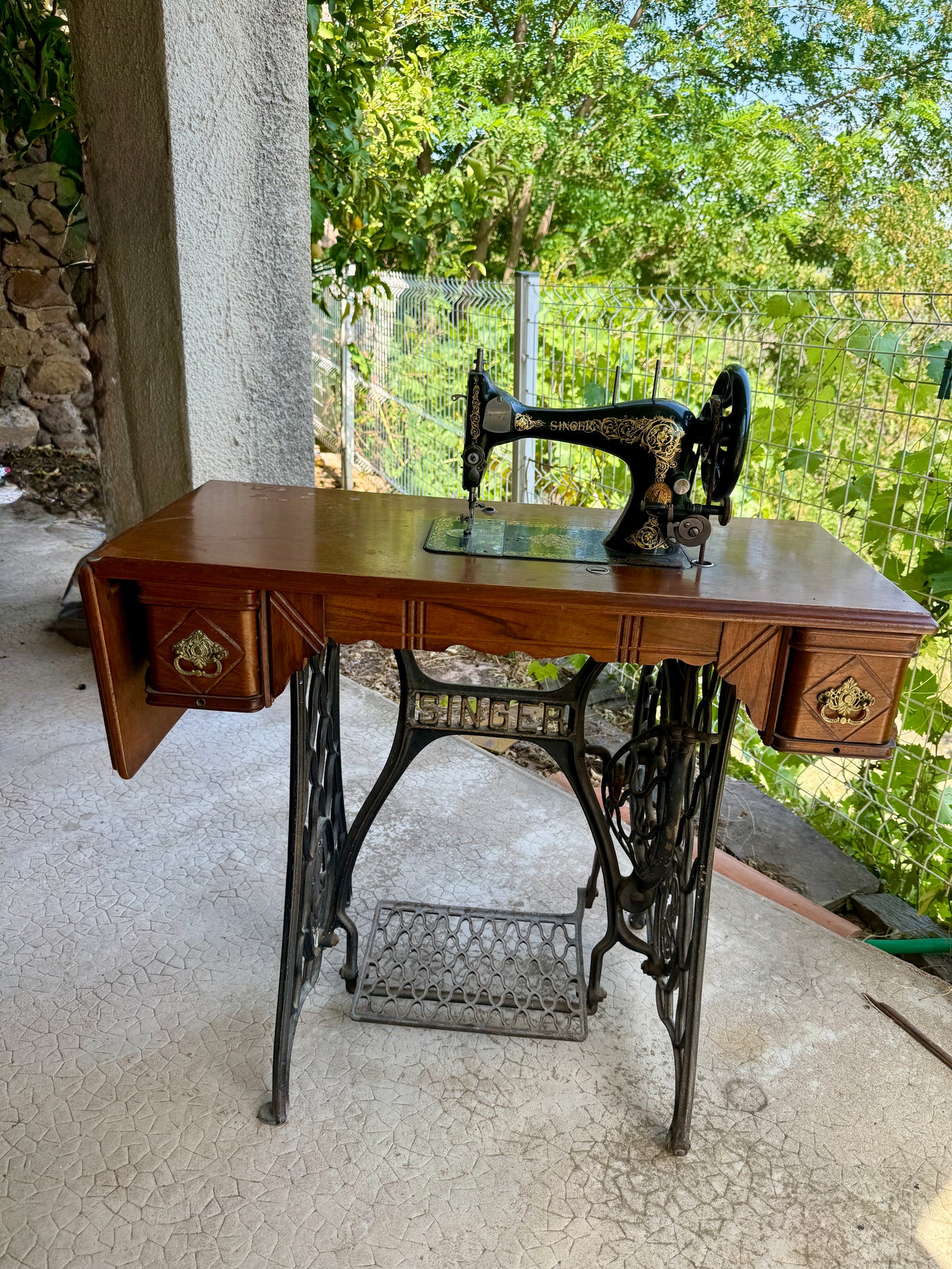Ancienne machine à coudre Singer