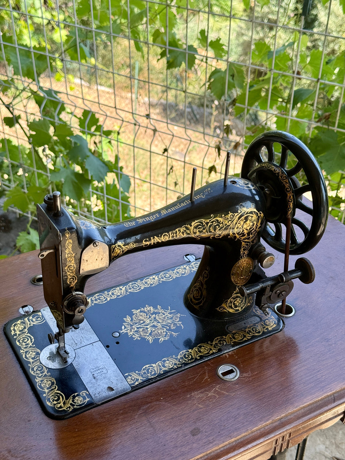Ancienne machine à coudre Singer
