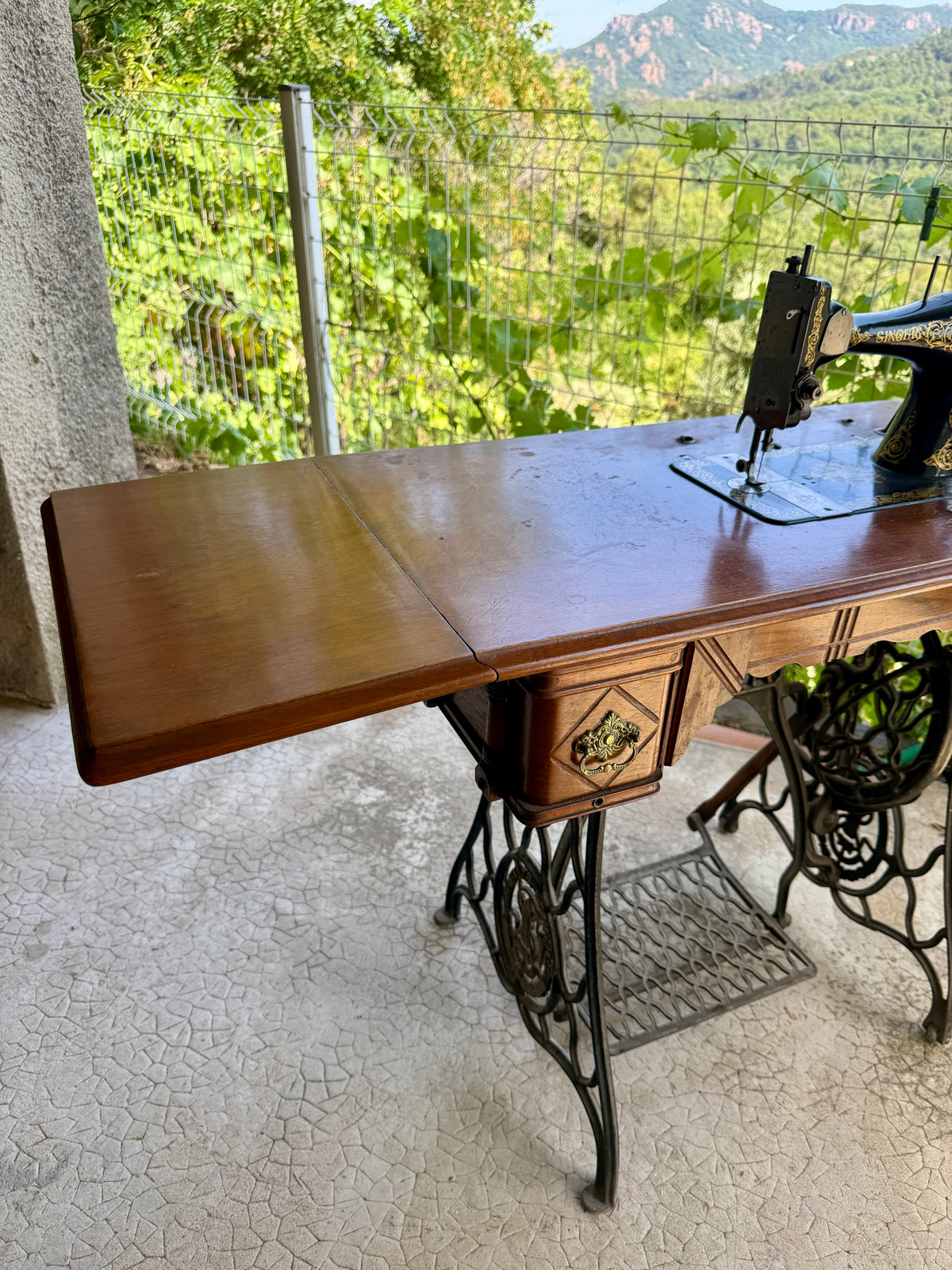 Ancienne machine à coudre Singer