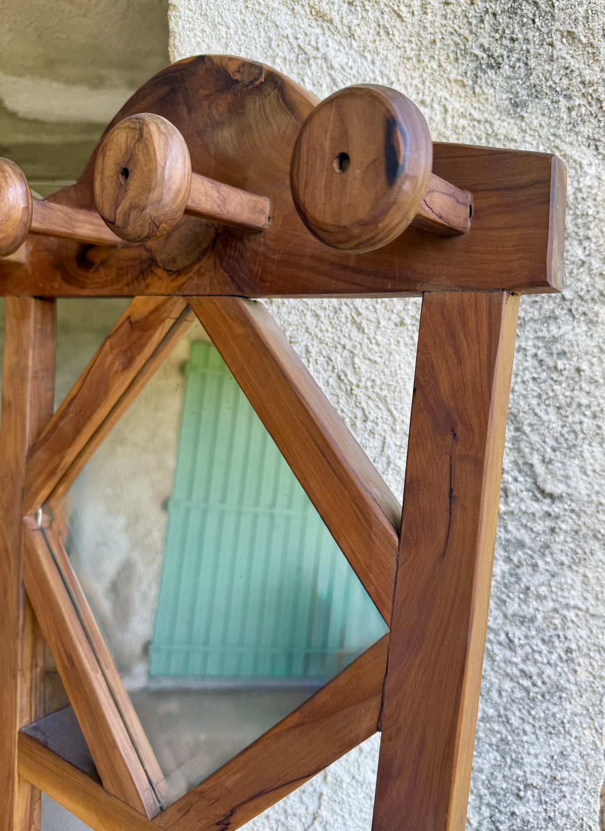 Vestiaire / porte manteaux et parapluie en bois d'olivier