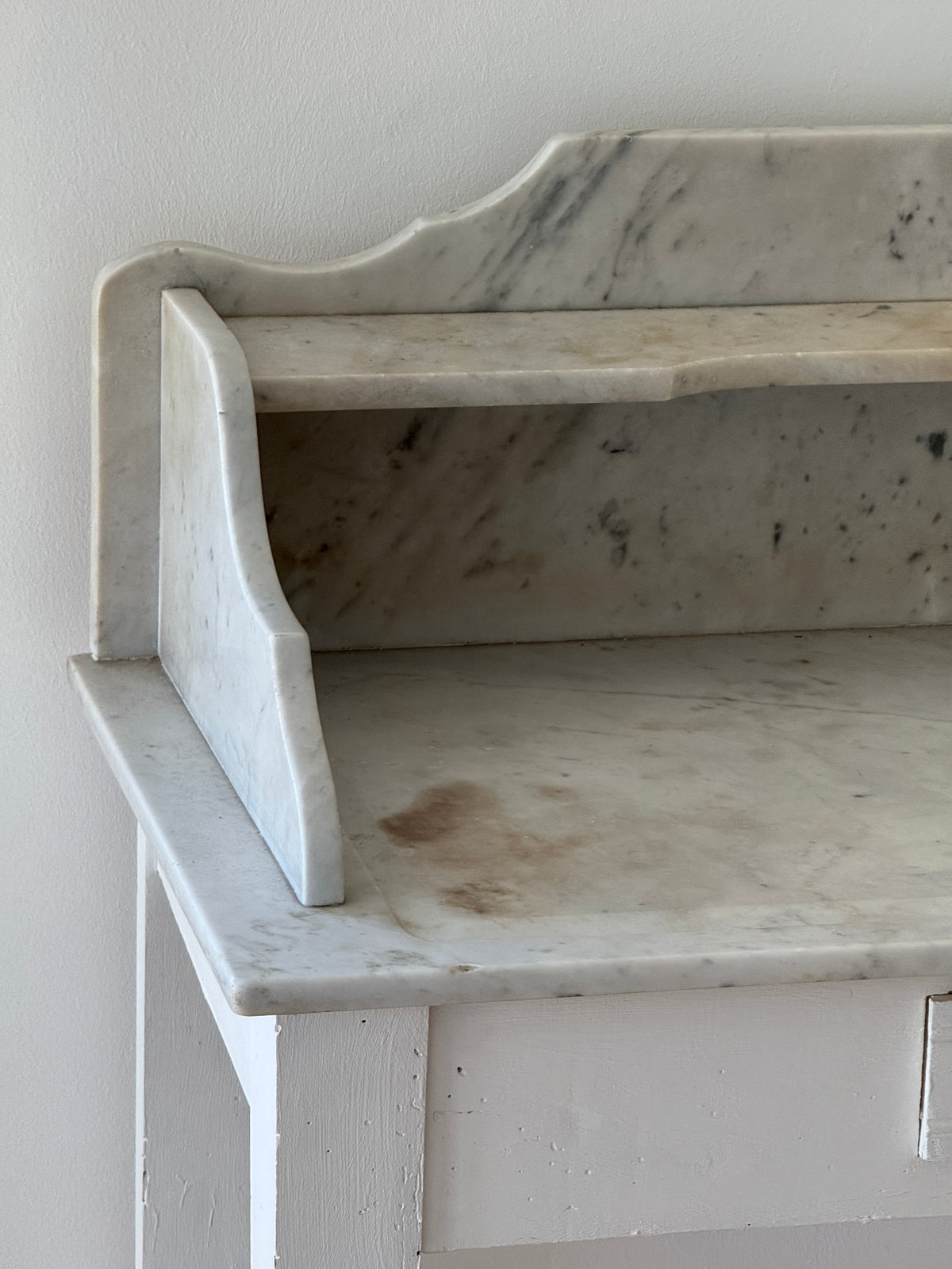 Bureau coiffeuse en bois et marbre shabby chic