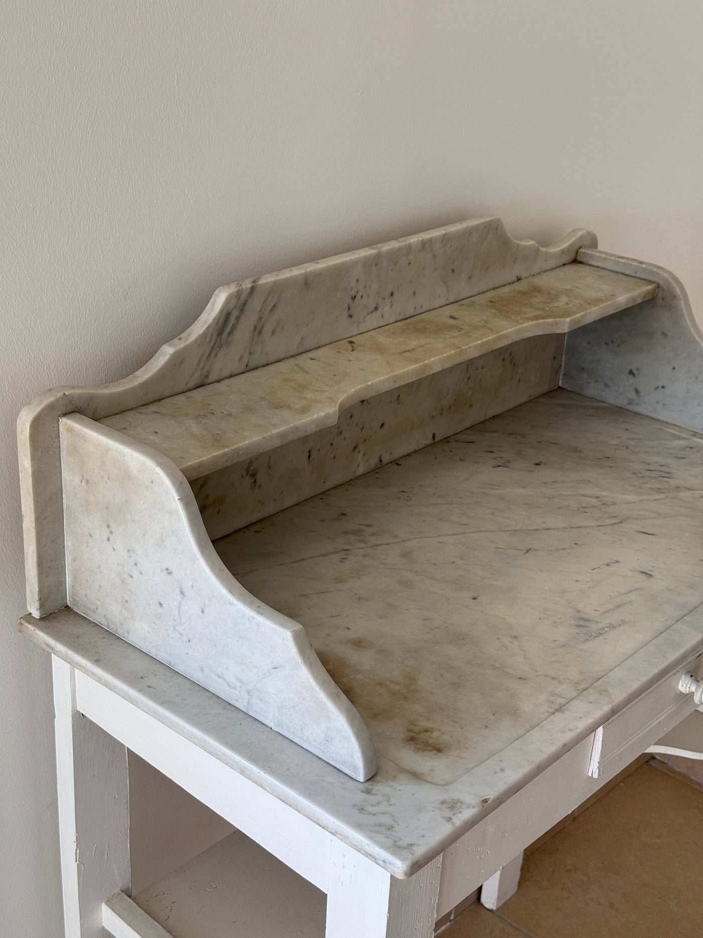 Bureau coiffeuse en bois et marbre shabby chic