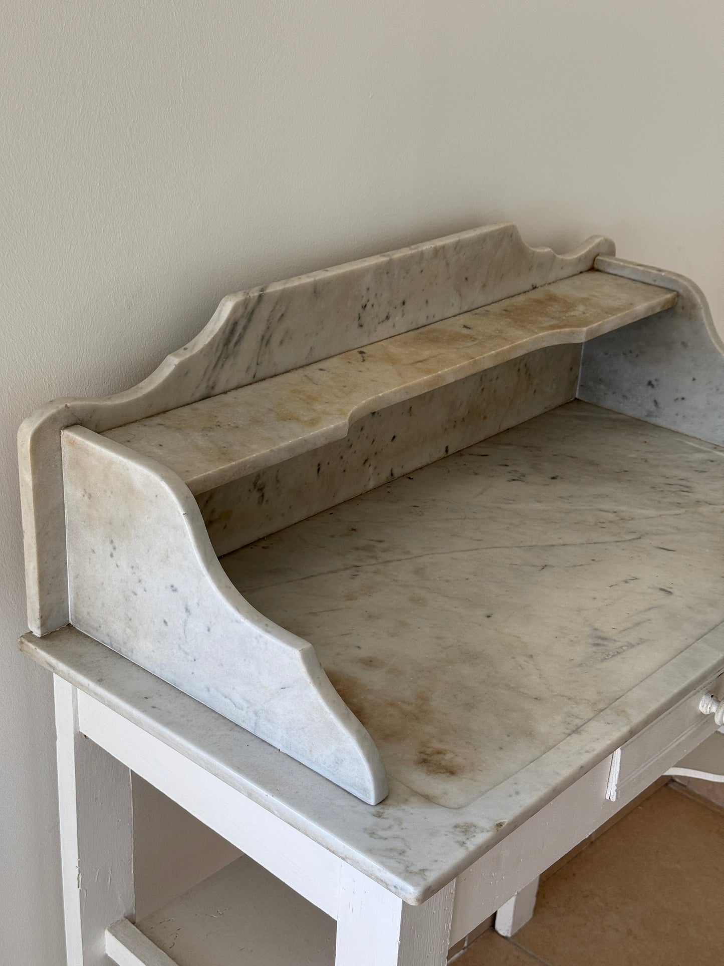 Bureau coiffeuse en bois et marbre shabby chic