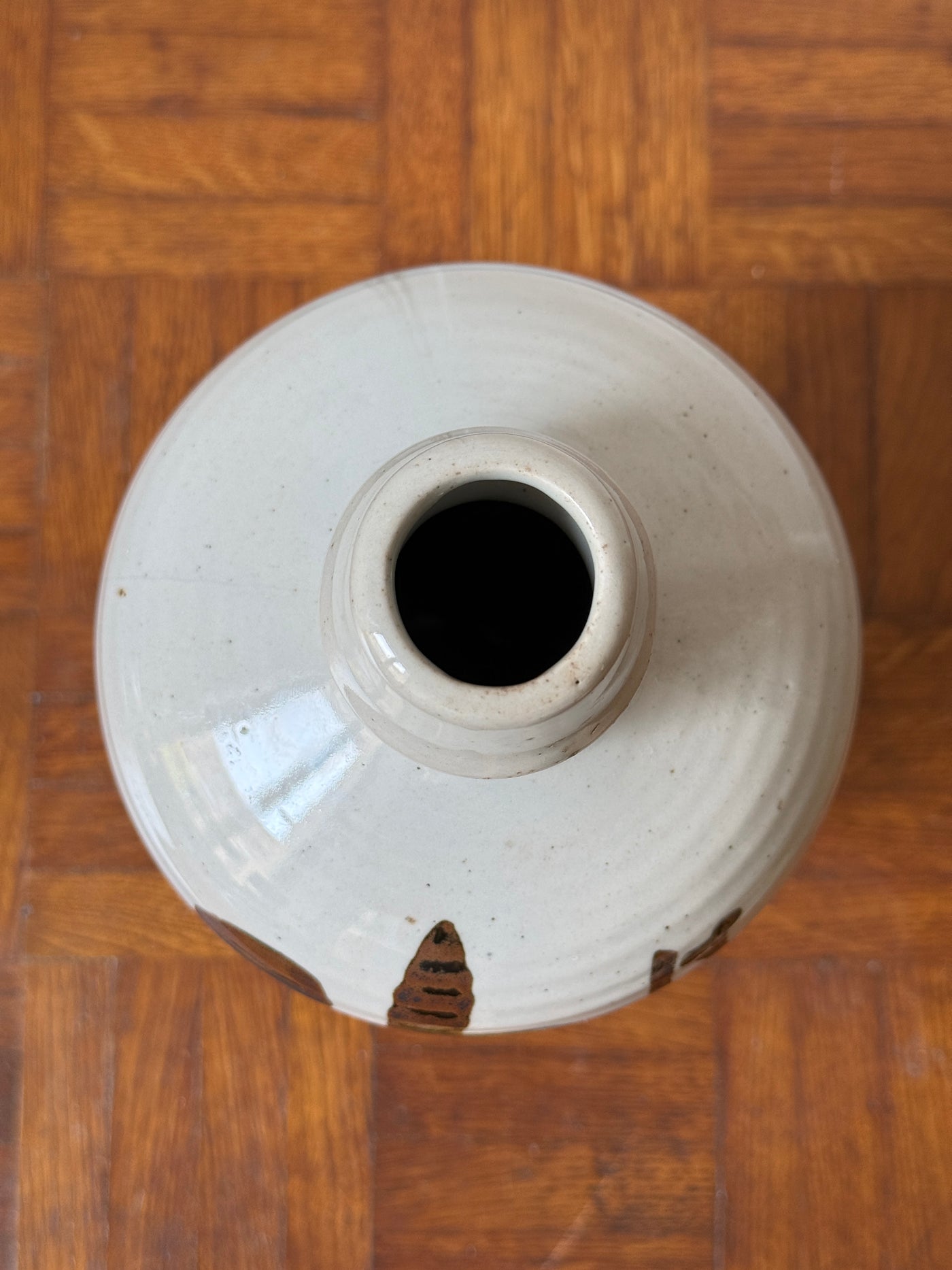 Ancienne bouteille à saké japonaise de forme tokkuri