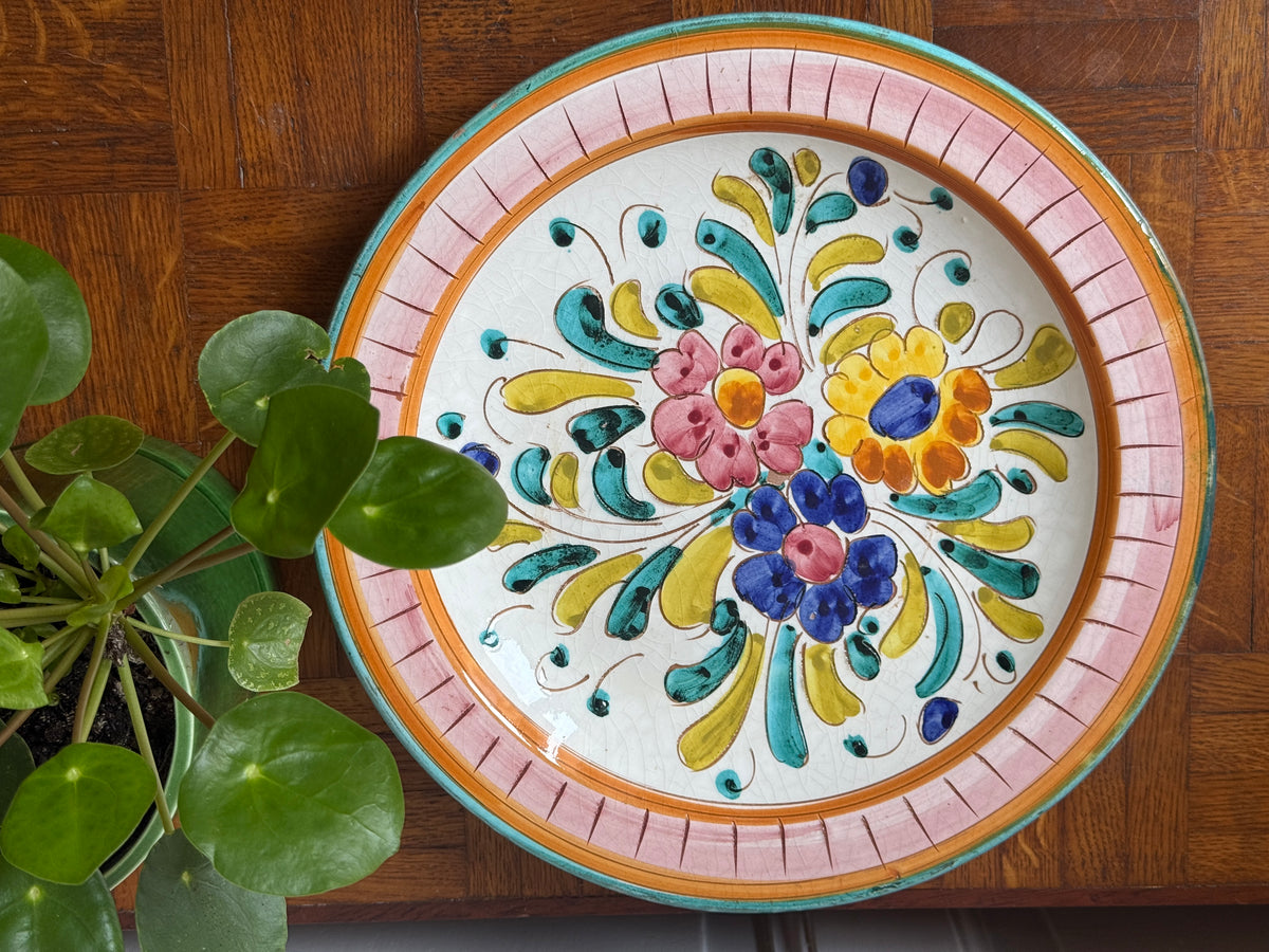 Plat méditerrannéen décor fleuri