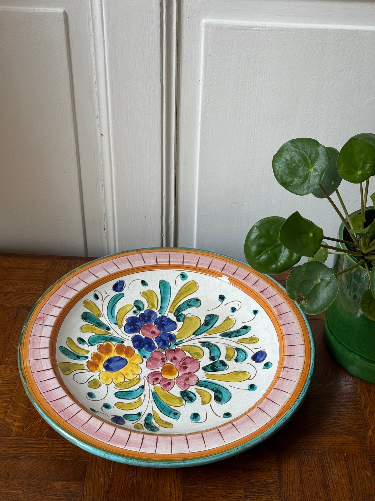 Plat méditerrannéen décor fleuri