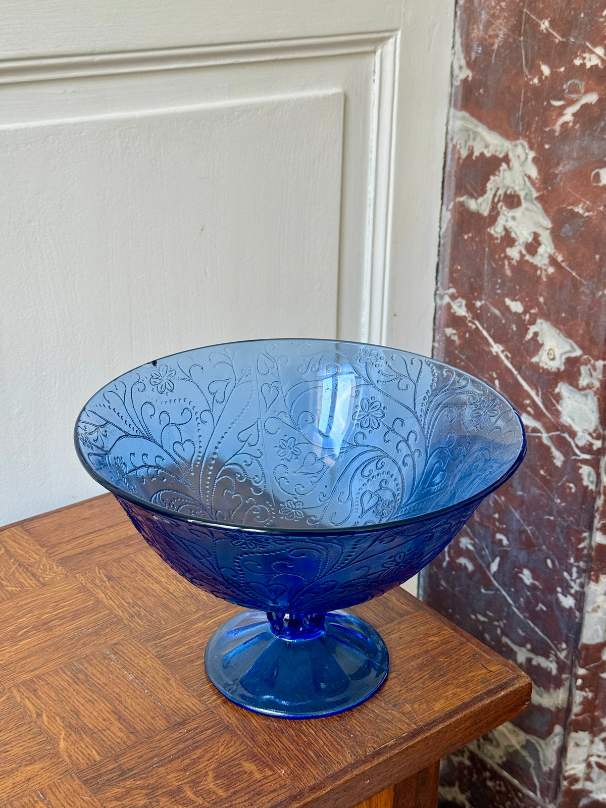 Corbeille à fruits en verre bleuté