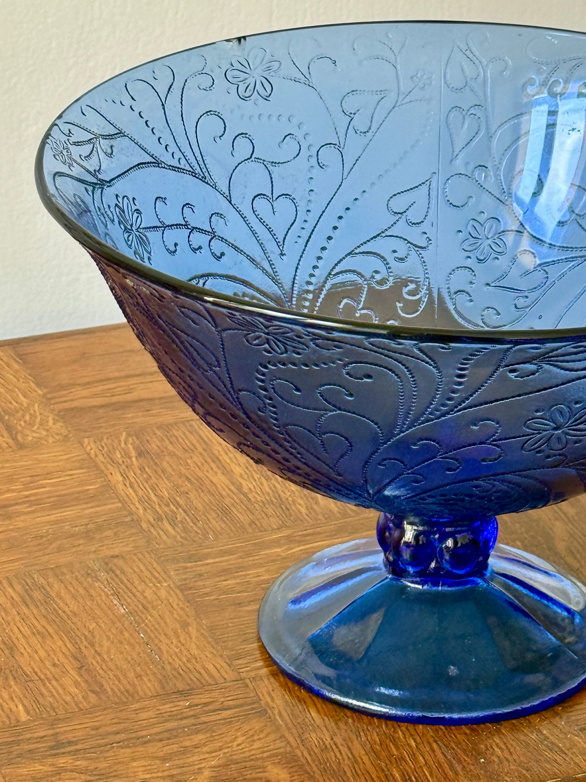 Corbeille à fruits en verre bleuté