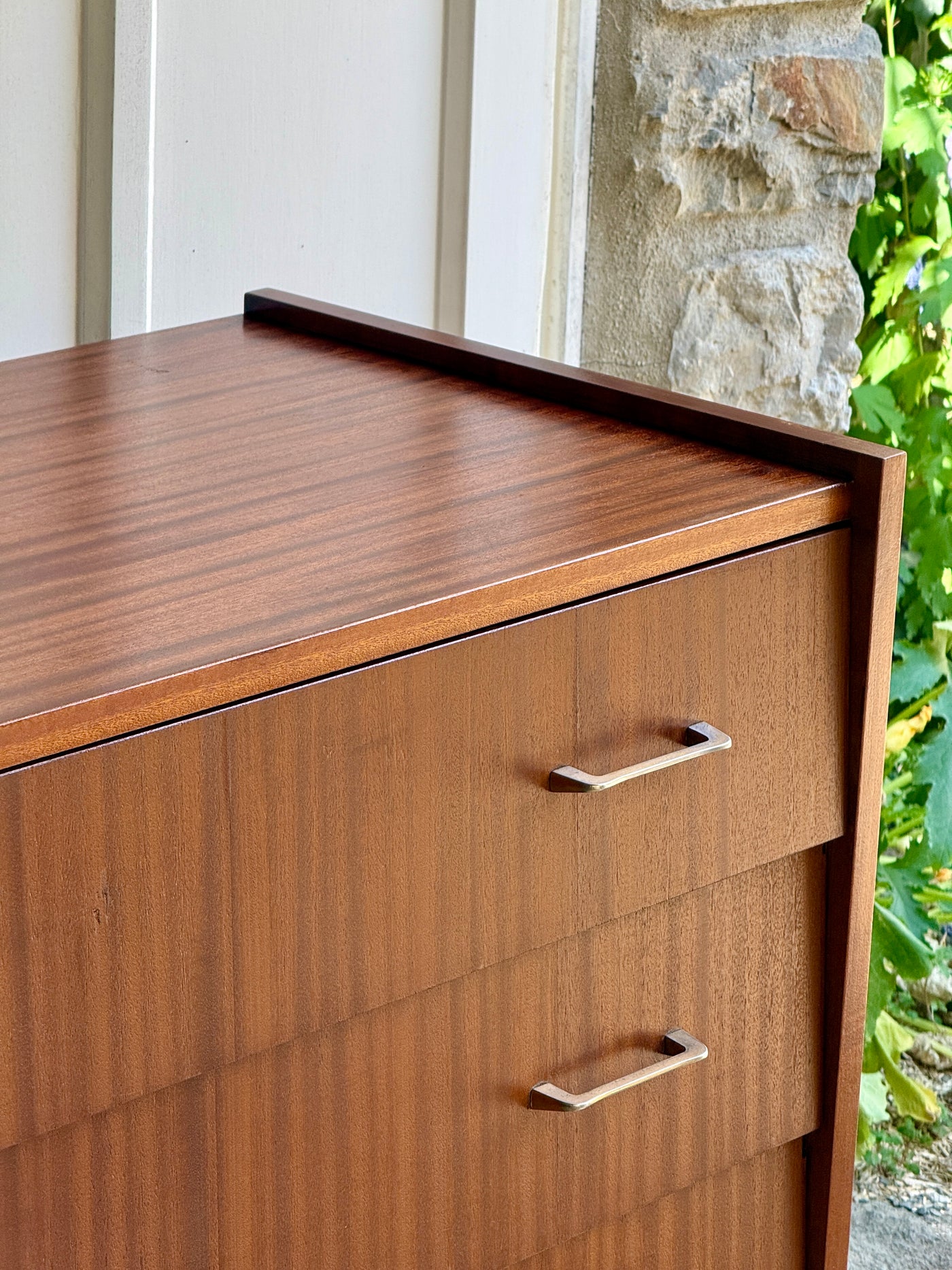 Commode style Mid century