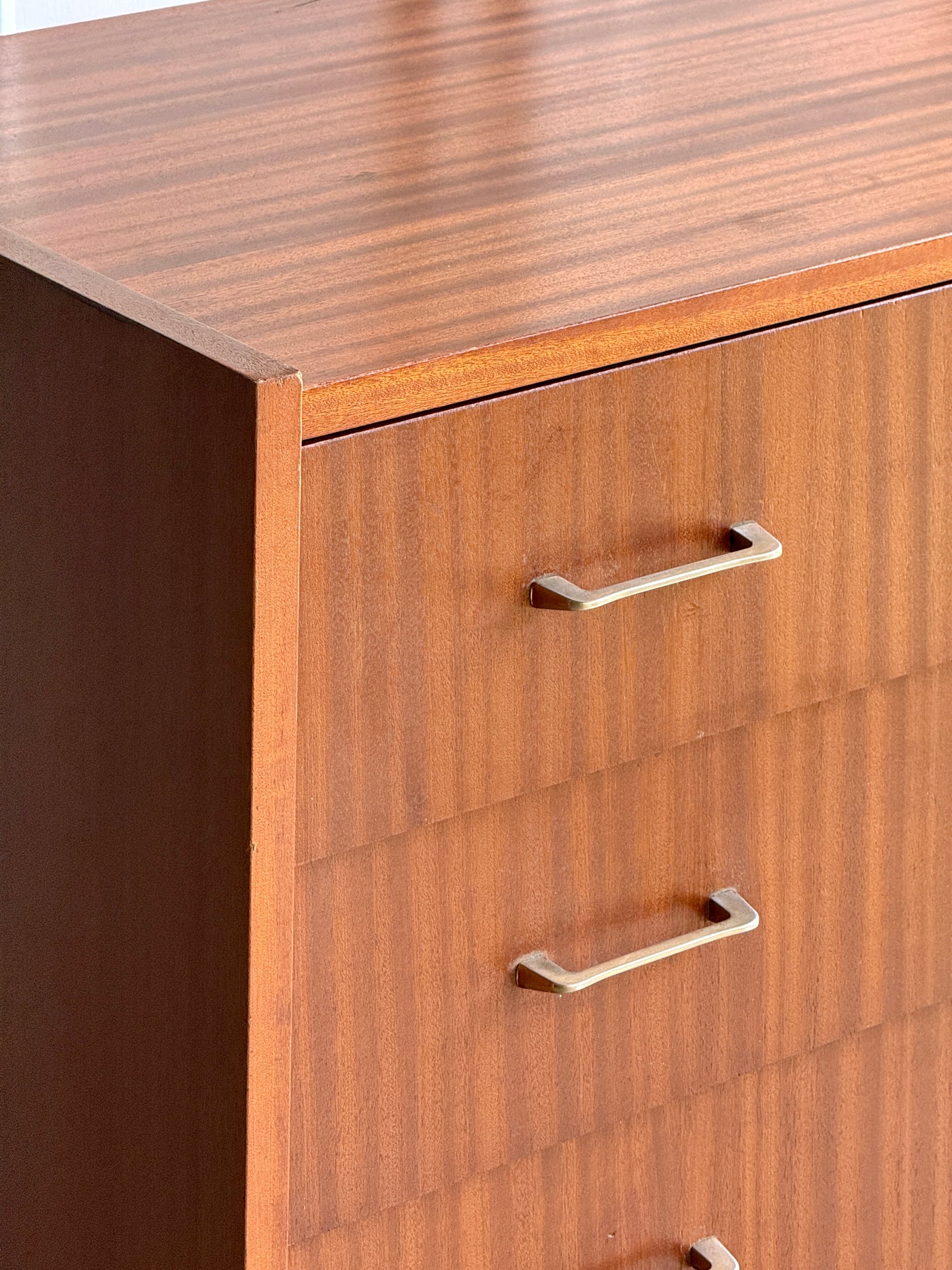 Commode style Mid century