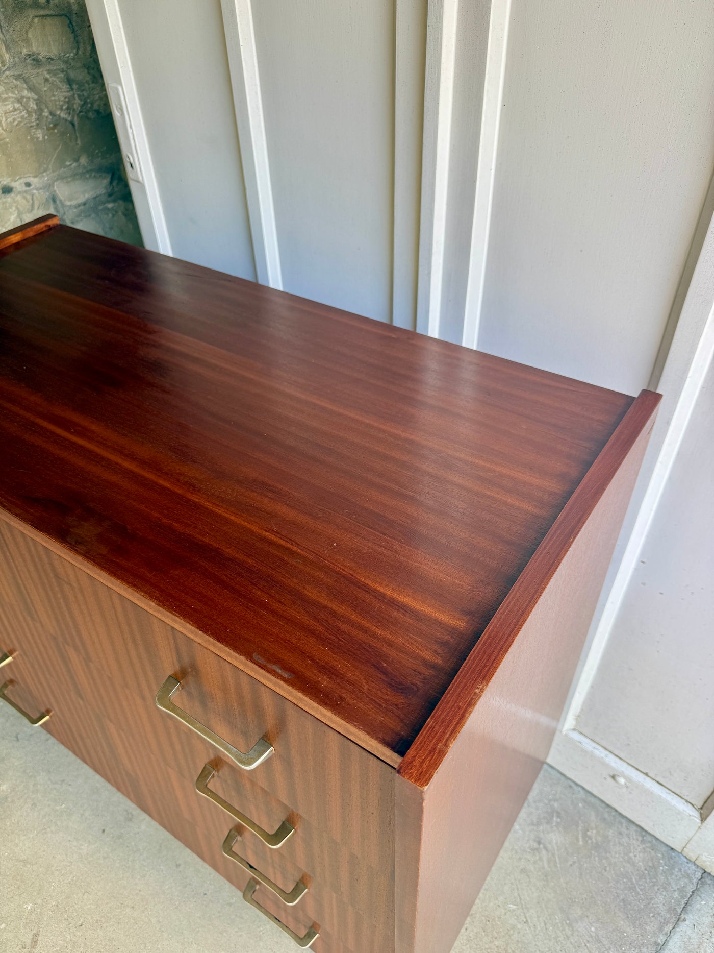 Commode style Mid century