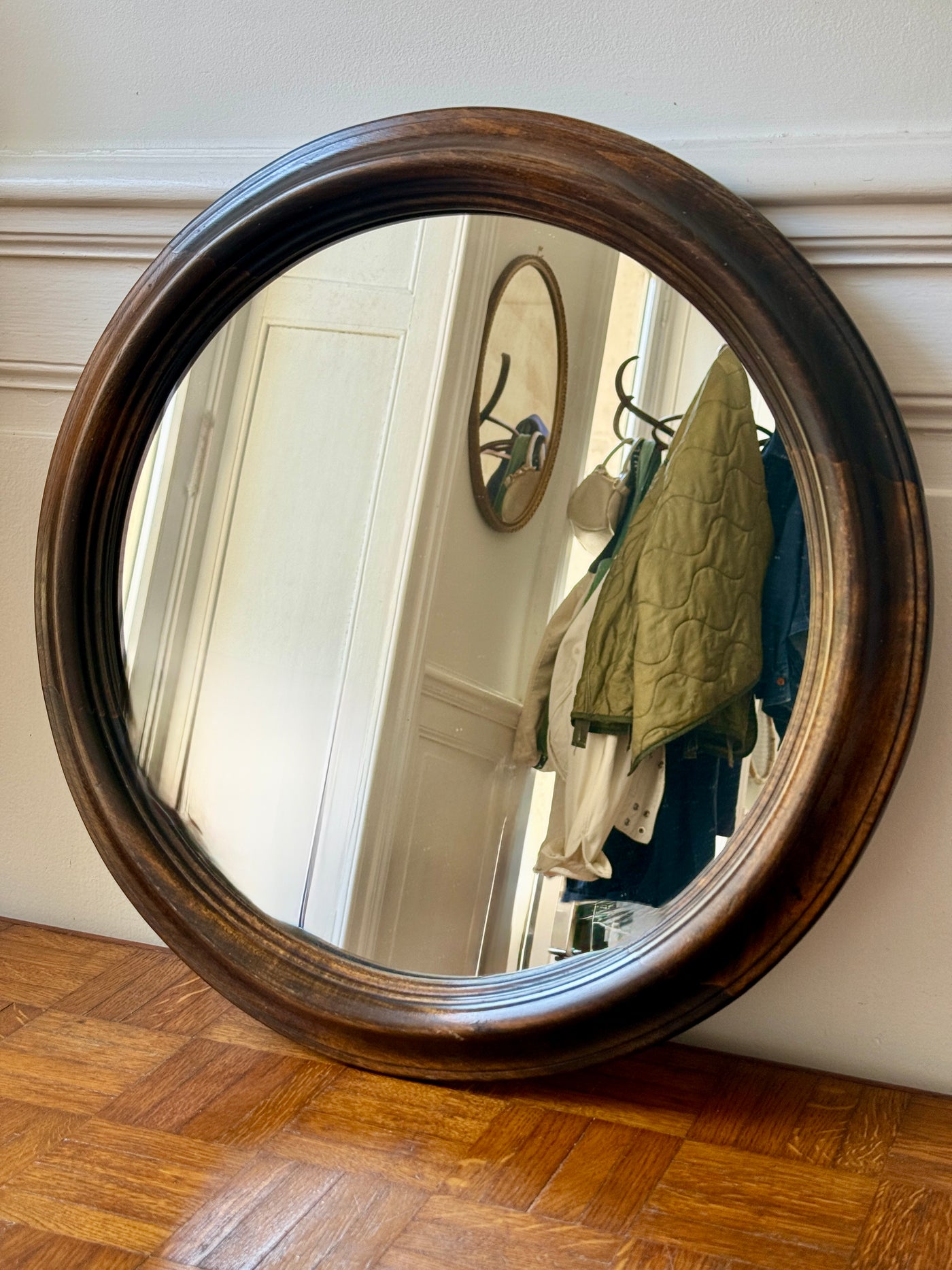Miroir rond minimaliste en bois