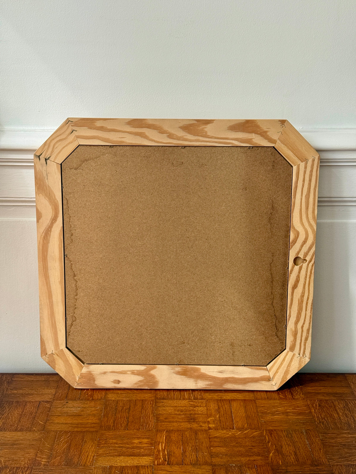 Miroir octogonal en bois clair et nervuré