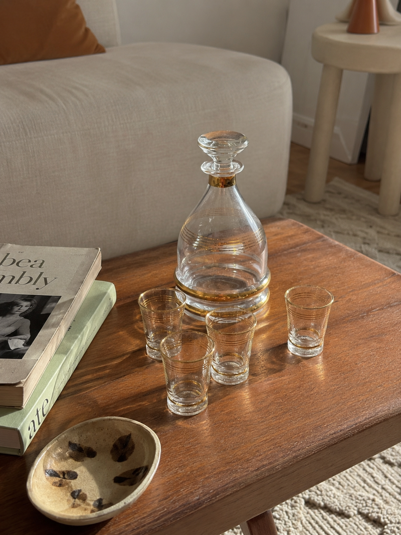 Carafe à liqueur vintage Razzia avec liseré doré, design élégant et classique, en verre transparent et orné de détails dorés.